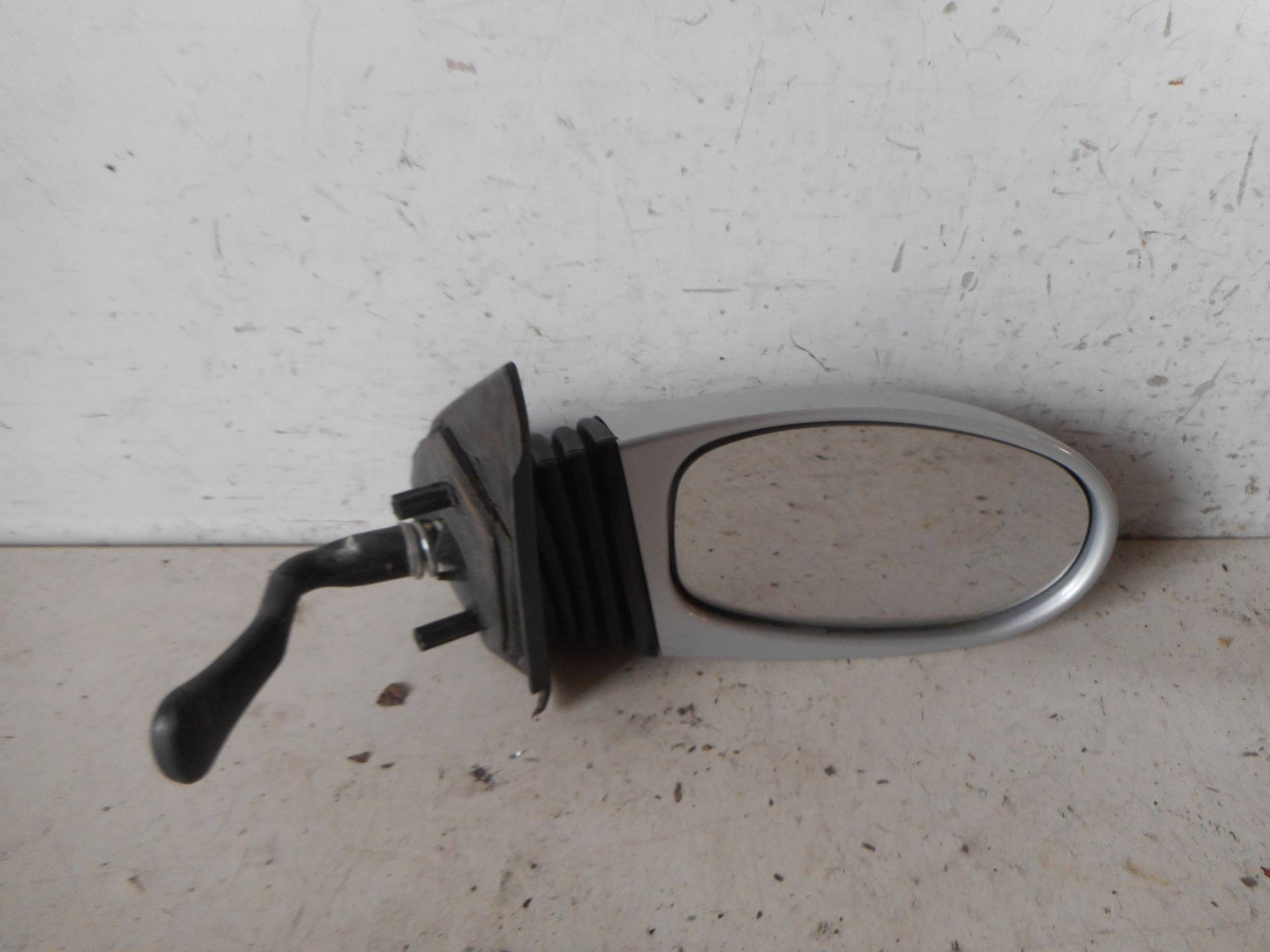 Retrovisore est. dx.